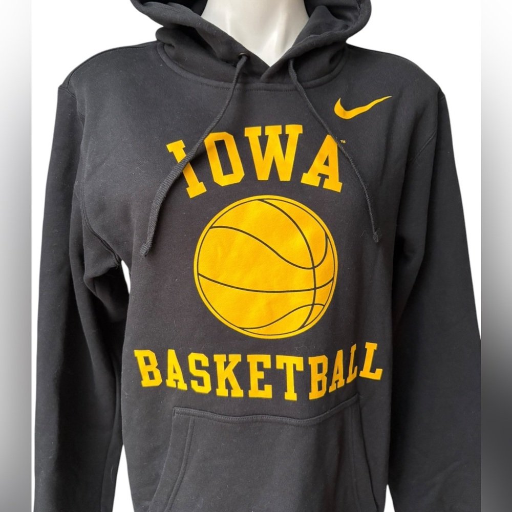 NWT, Men’s Nike University of lowa Hawkeyes Basketball Club Fleece Hoodie, Sz M - Picture 9 of 12